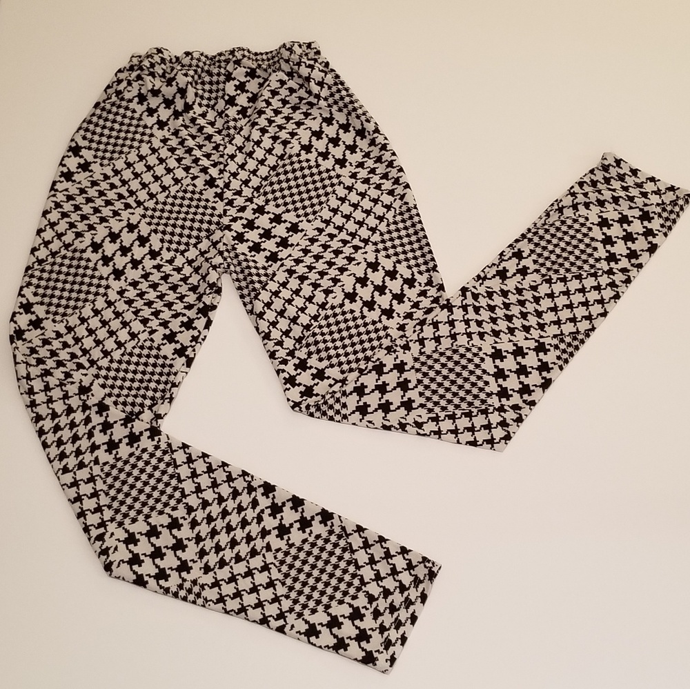 Black and White leggings